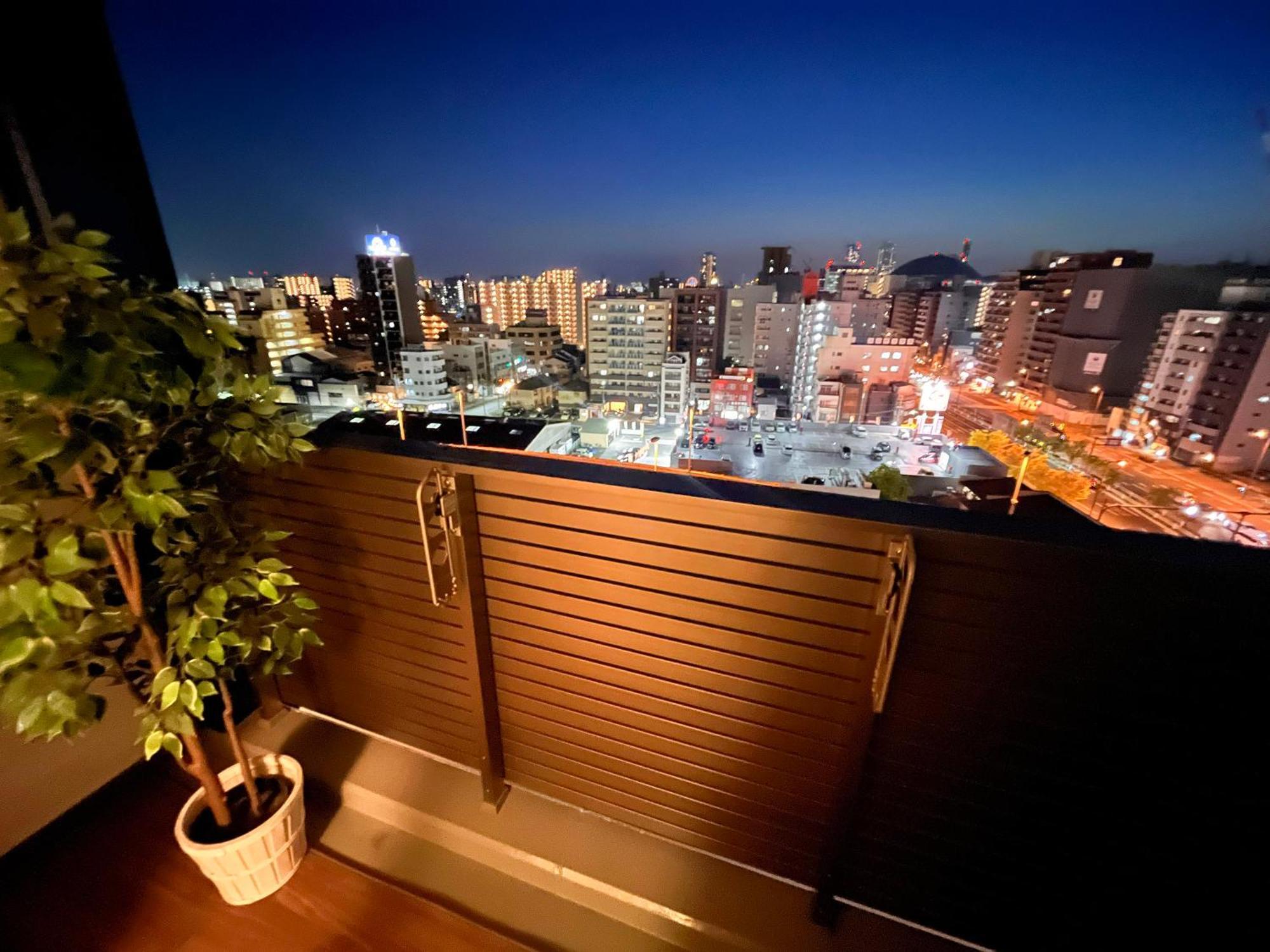 R Guest House Osaka Bagian luar foto